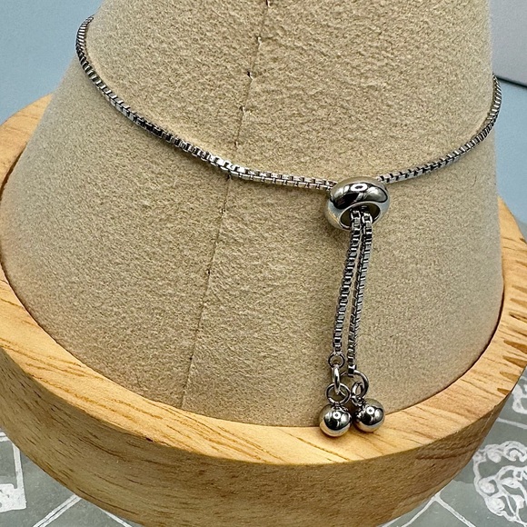 Adjustable silver bracelet - Picture 4 of 4